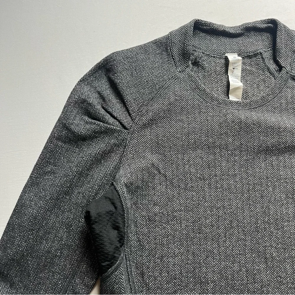 LULULEMON ATHLETICA grey herringbone knit athletic long sleeve‎ sweater top